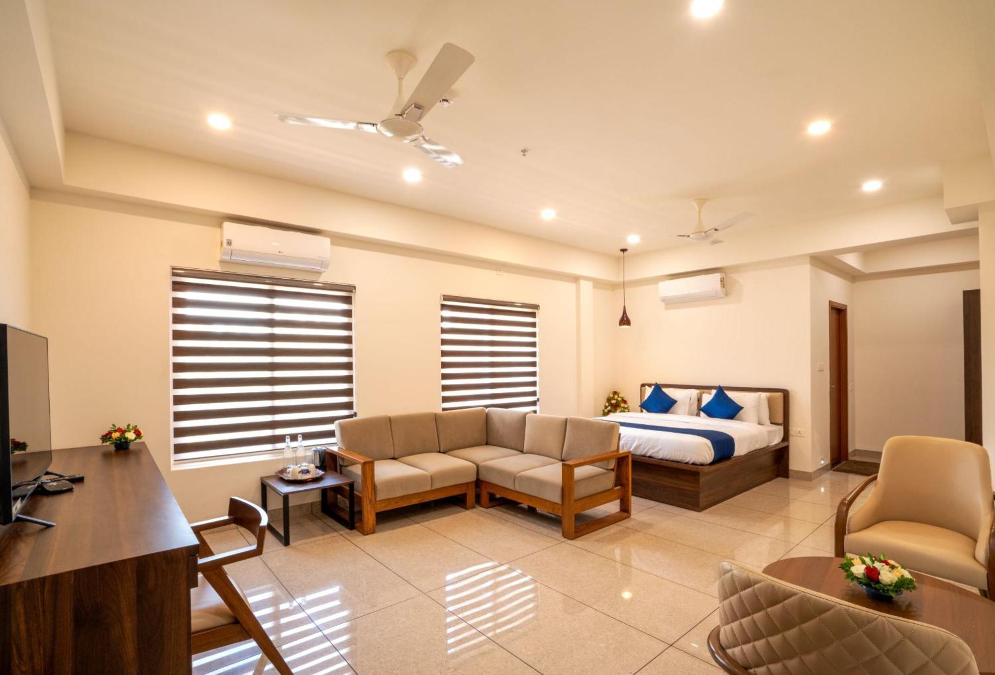 Kumbanad Heritage Hotel Vennikulam Exterior photo